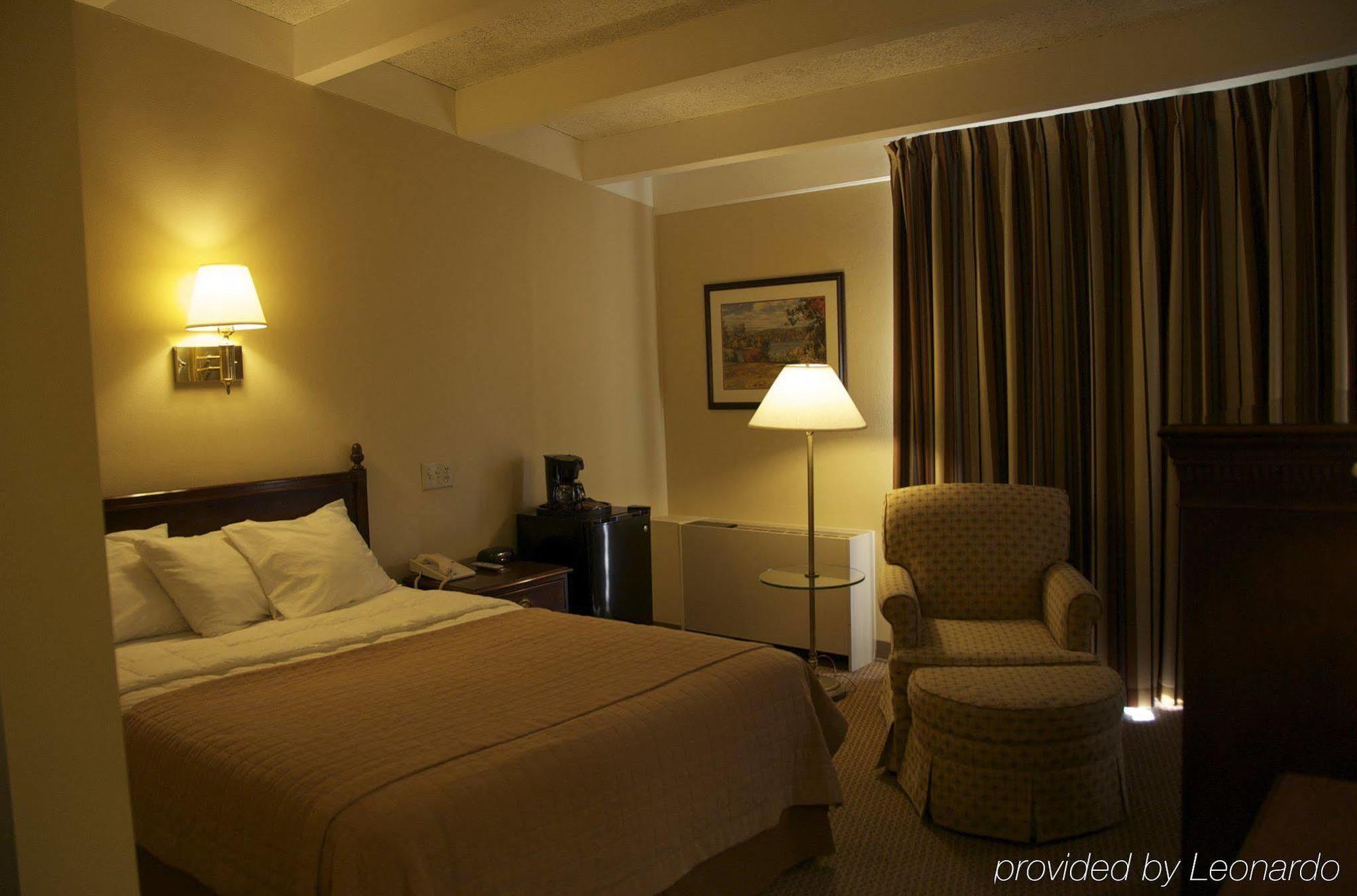 Americas Best Value Inn - Campus View Eau Claire Zimmer foto
